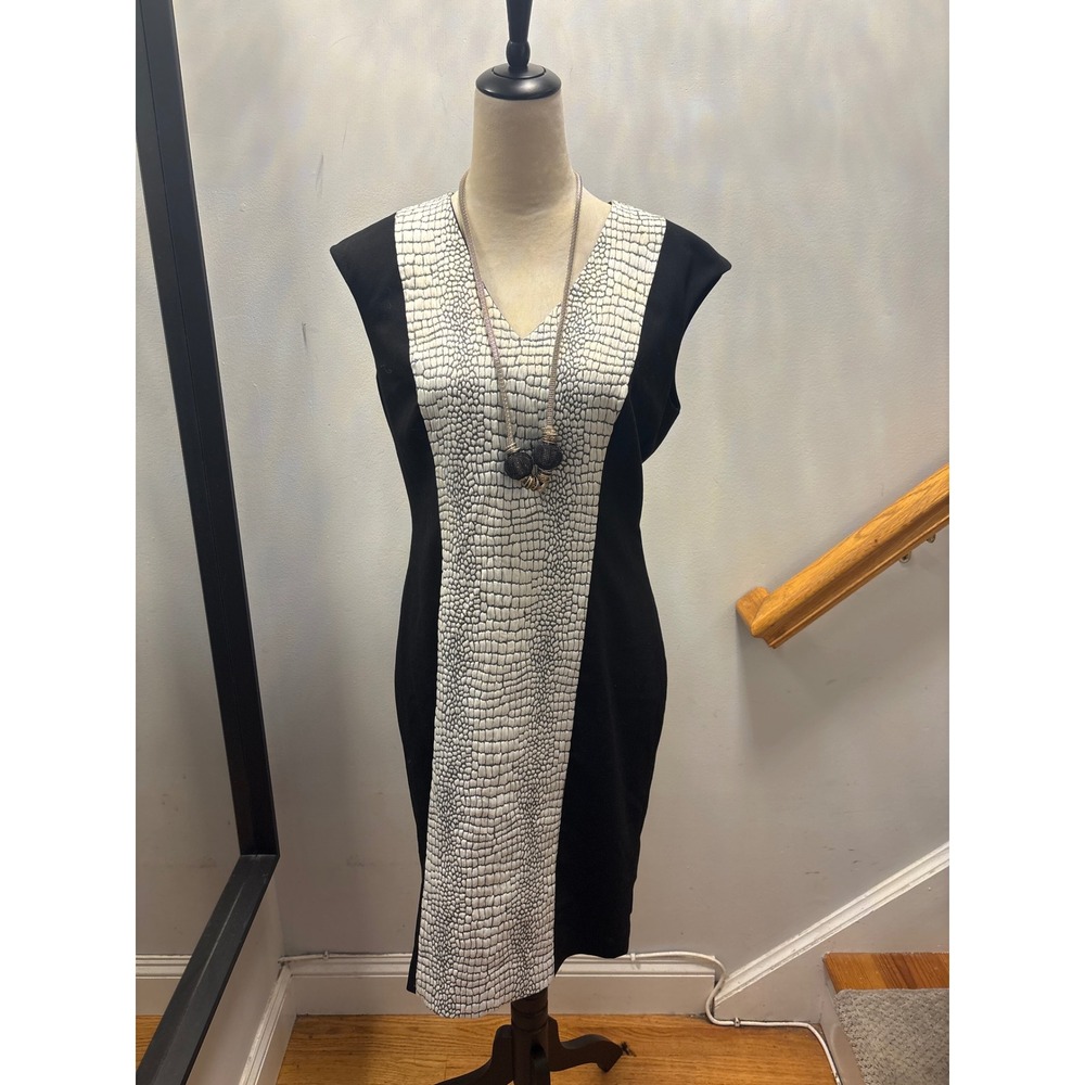 Calvin Klein Sheath Dress Womens 10 Black White Croc Embossed Excellent V-Neck